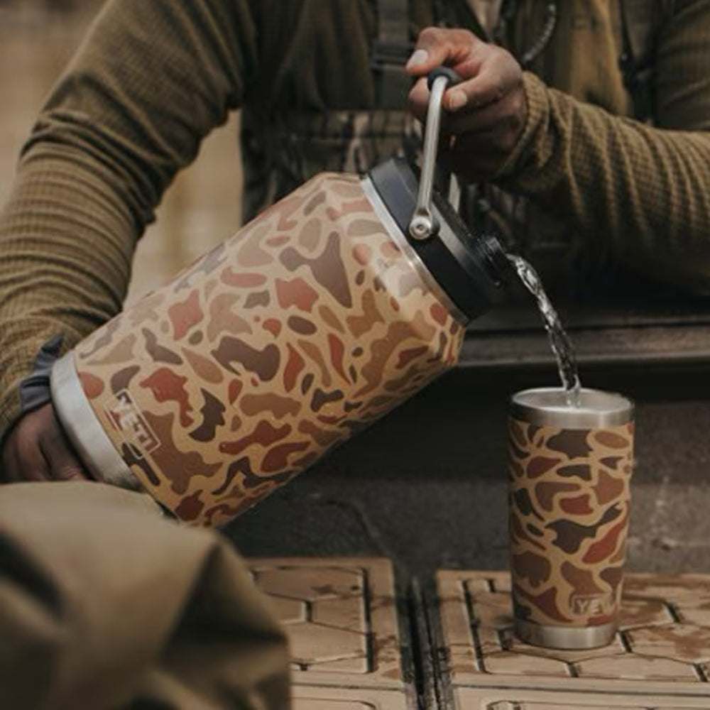 YETI Rambler 1 G Jug 2.0 (Wetlands Camo)