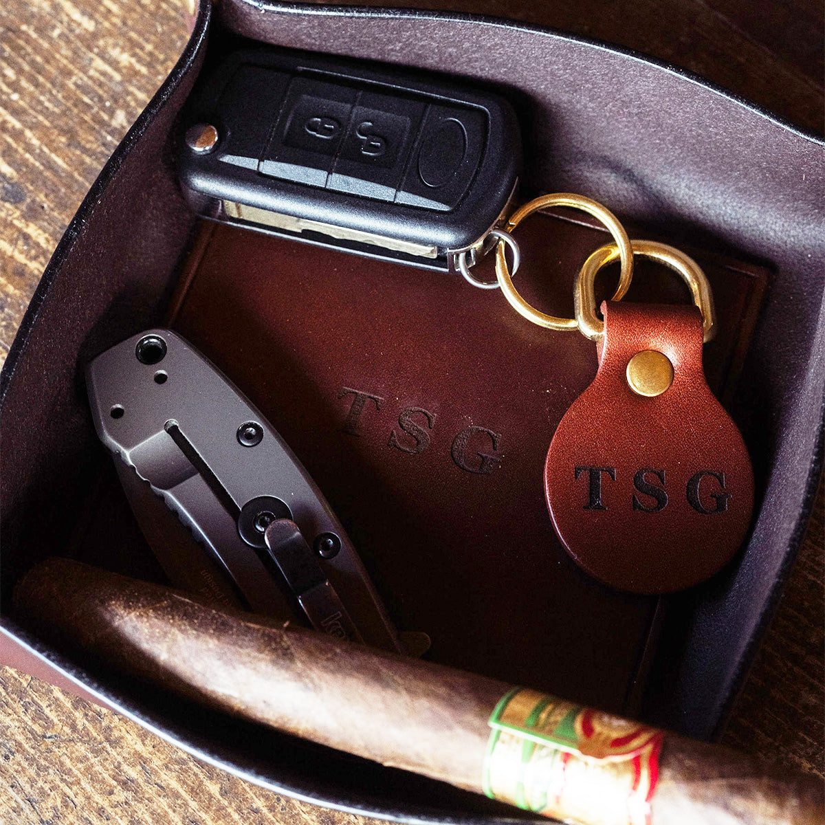 Traveller Round Leather Key Fob